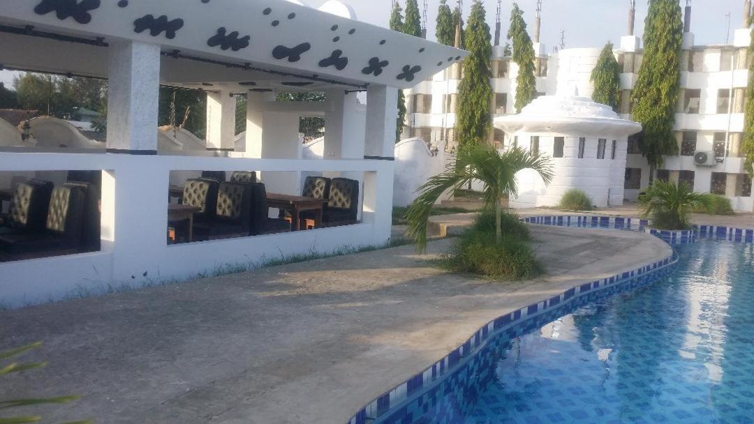 Peacock Park Hotel Ukunda Εξωτερικό φωτογραφία