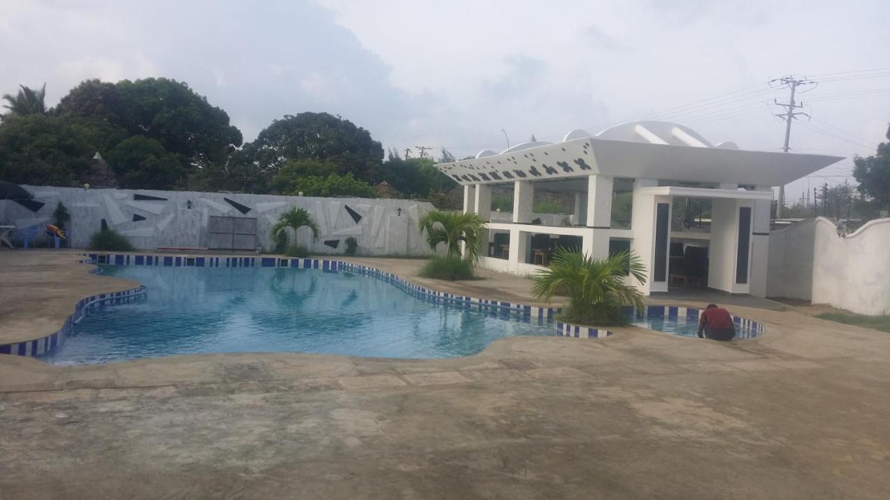 Peacock Park Hotel Ukunda Εξωτερικό φωτογραφία